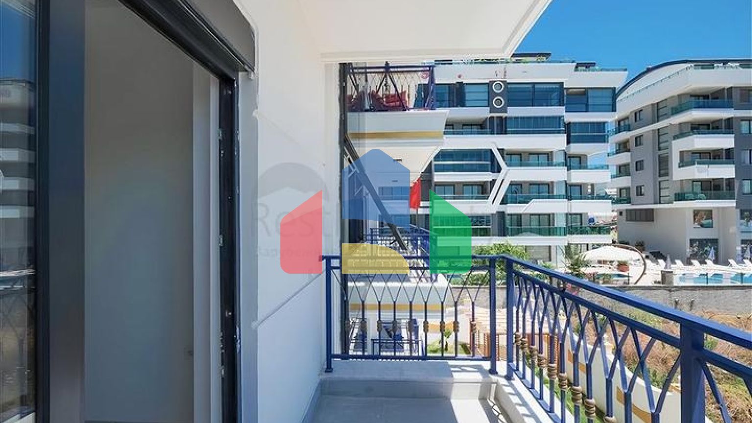 Простора квартира з видом на море в мальовничому районі Аланії