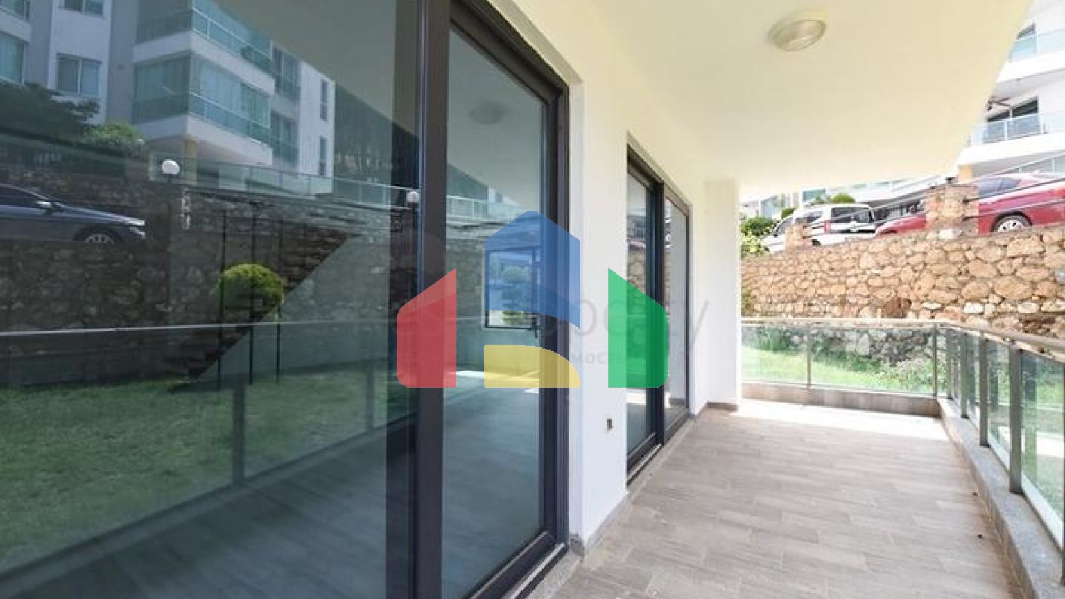 Шикарний дуплекс під громадянство