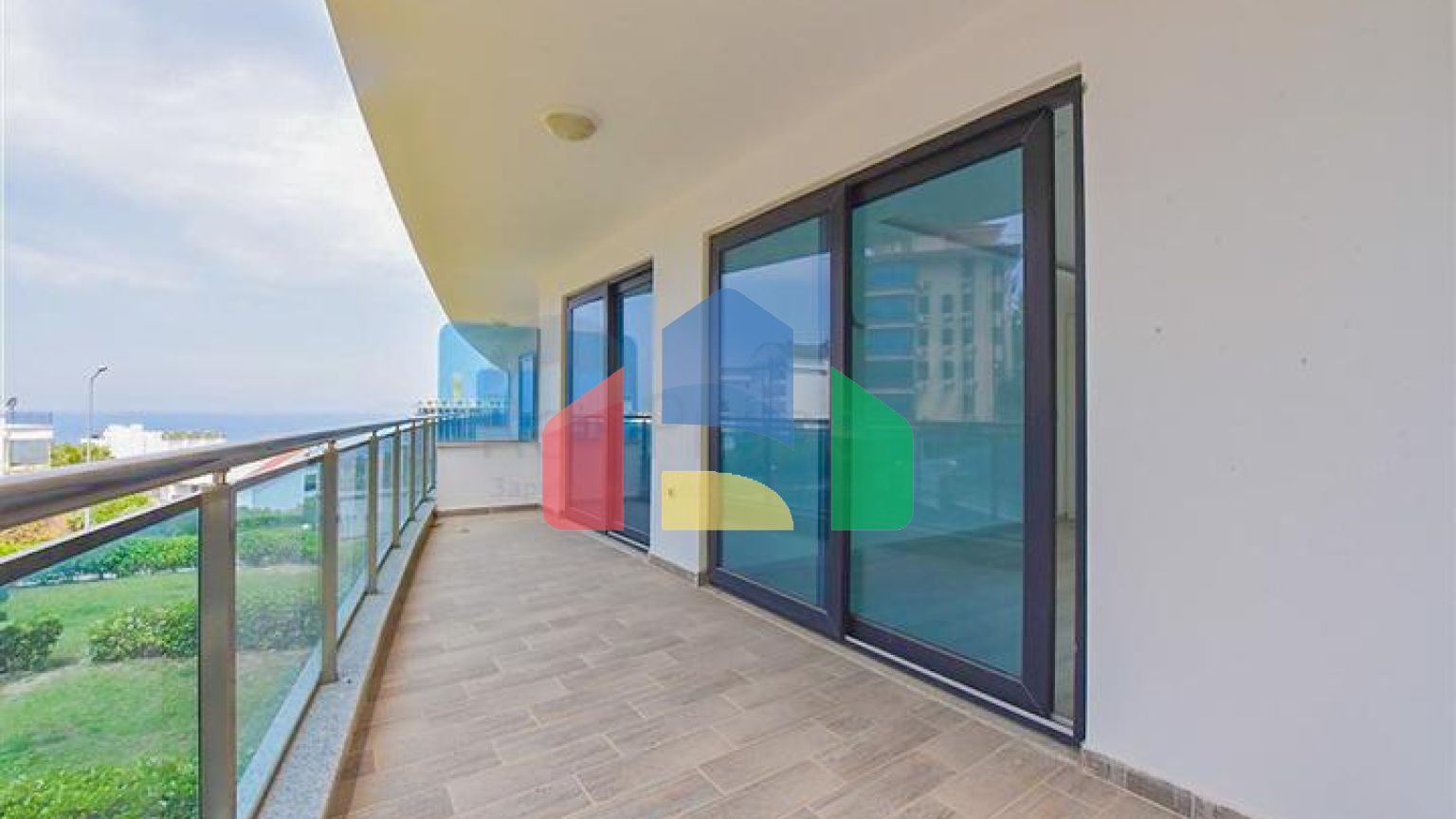 Шикарний дуплекс під громадянство