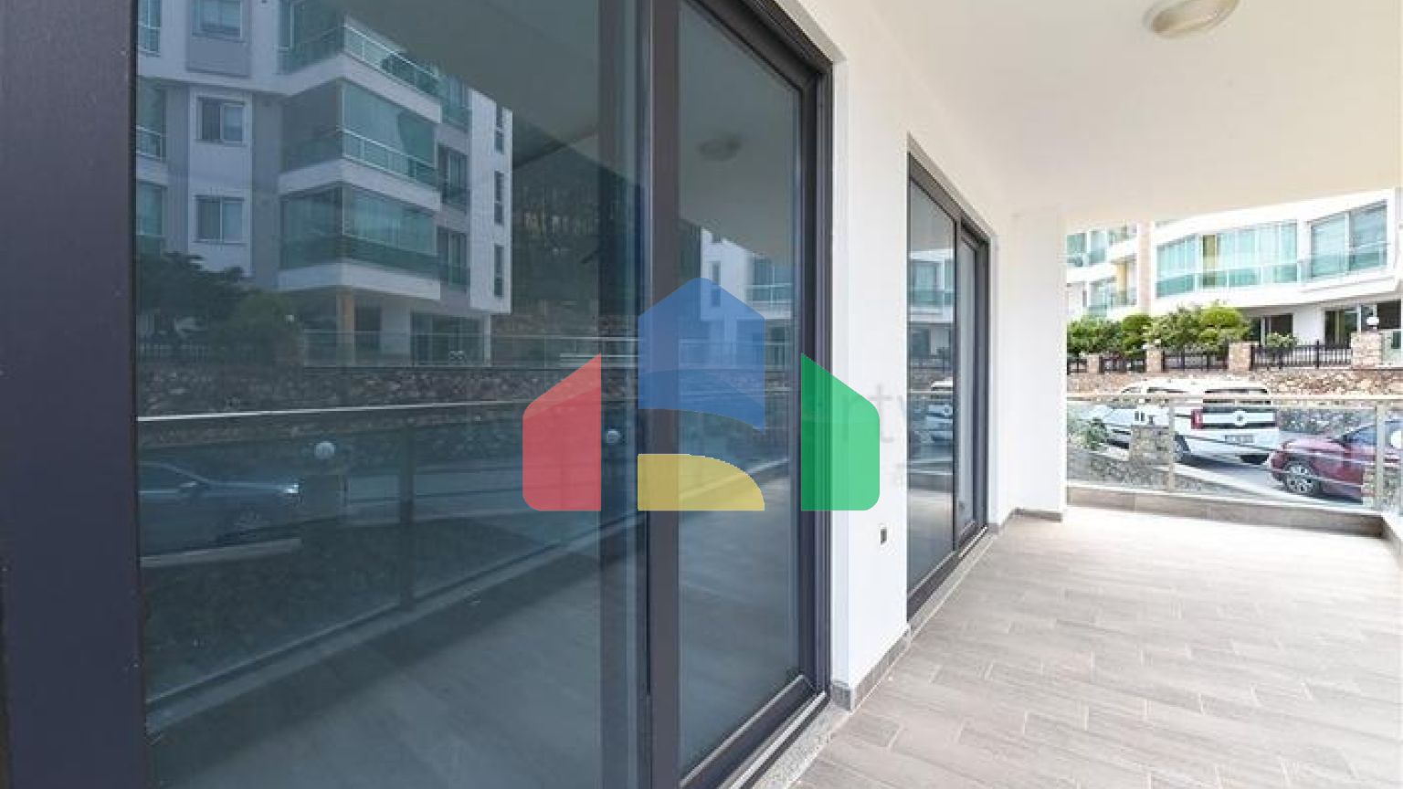 Шикарний дуплекс під громадянство