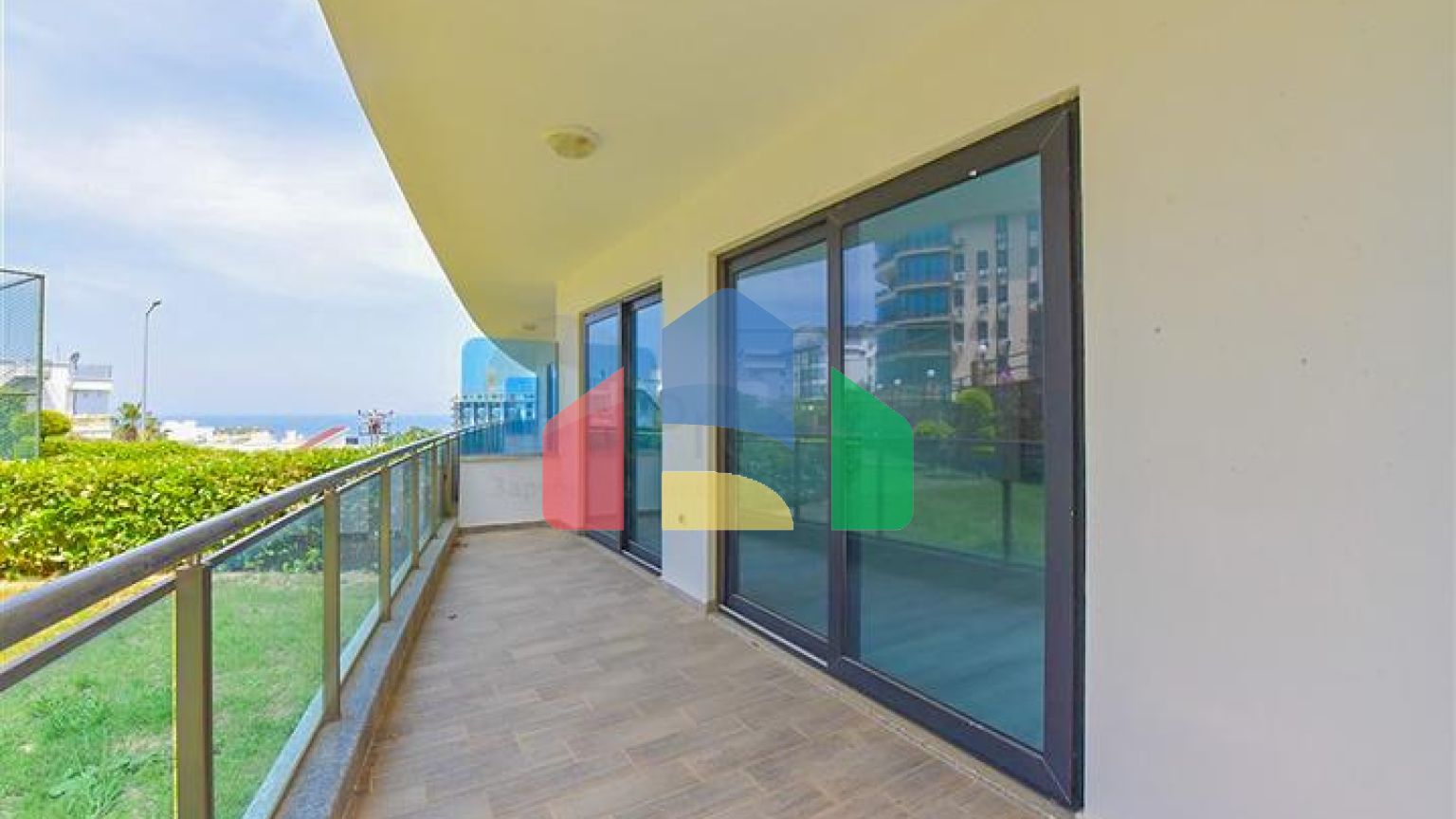 Шикарний дуплекс під громадянство