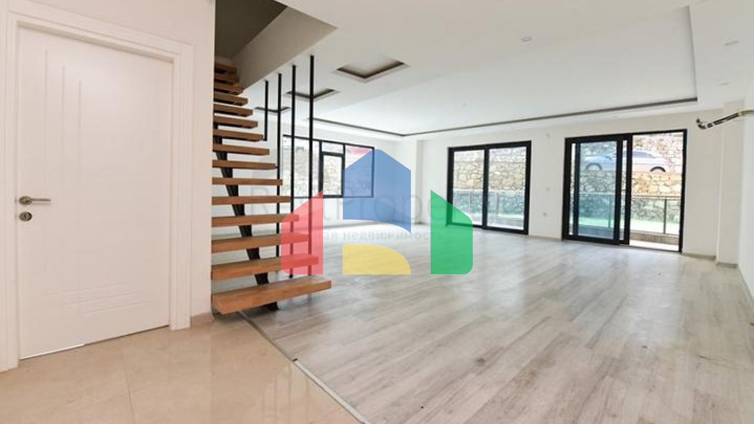 Шикарний дуплекс під громадянство