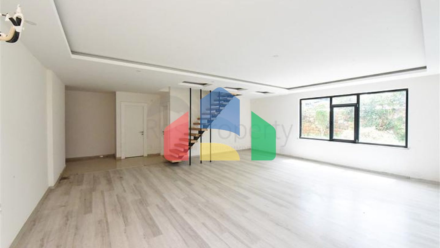 Шикарний дуплекс під громадянство