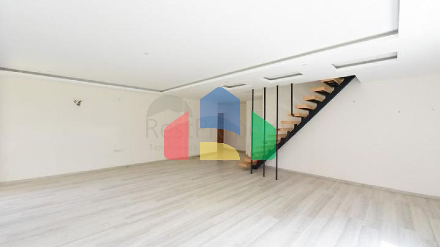 Шикарний дуплекс під громадянство