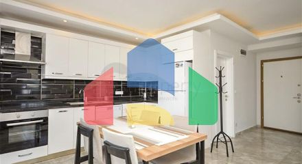 Пентхаус планировкой 2+1 с видом на Средиземное море всего в 400 м до пляжа района Каргыджак