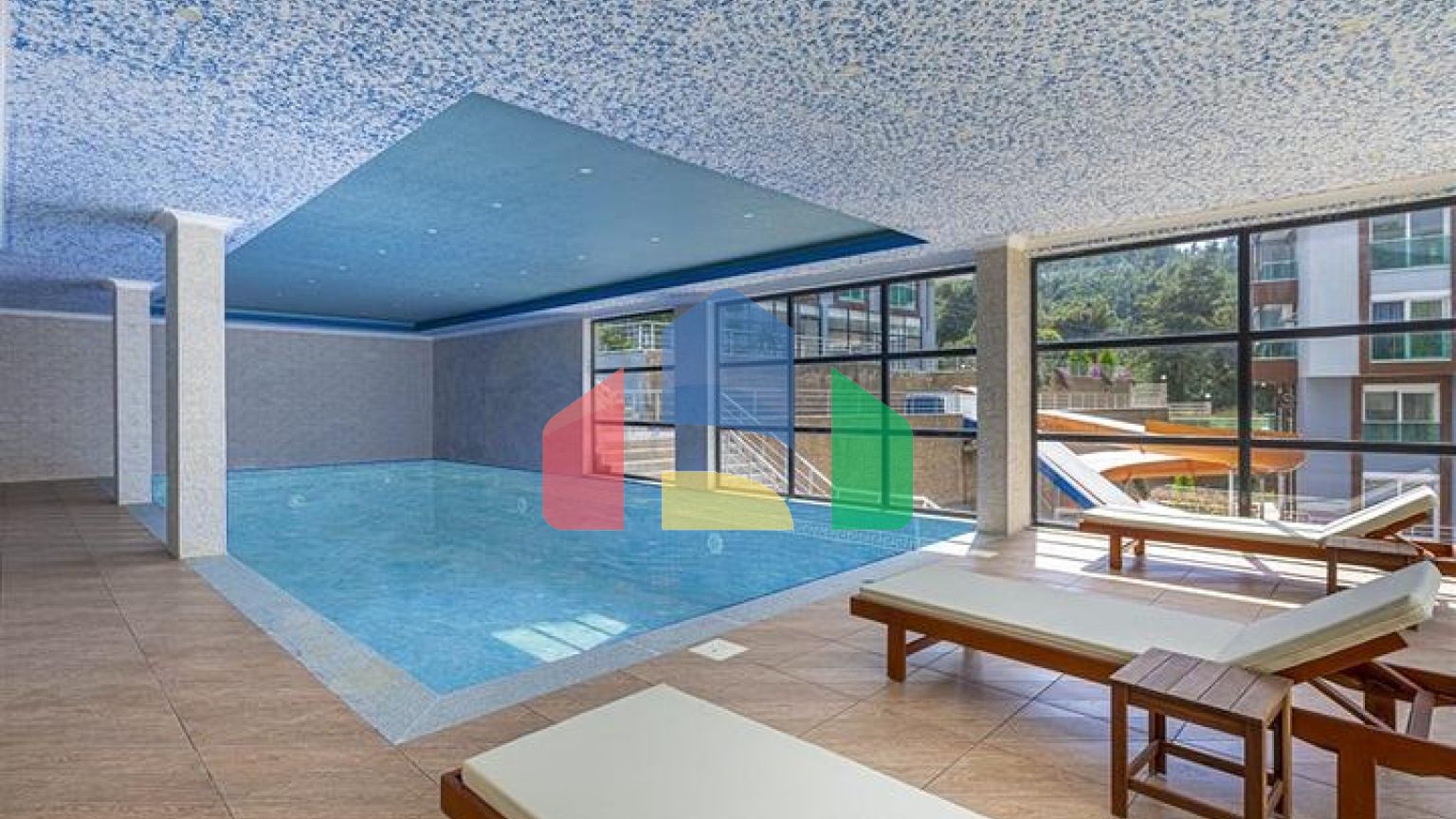 Пентхаус планировкой 2+1 с видом на Средиземное море всего в 400 м до пляжа района Каргыджак