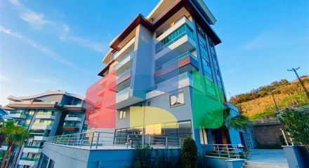 Пентхаус планировкой 2+1 с видом на Средиземное море всего в 400 м до пляжа района Каргыджак