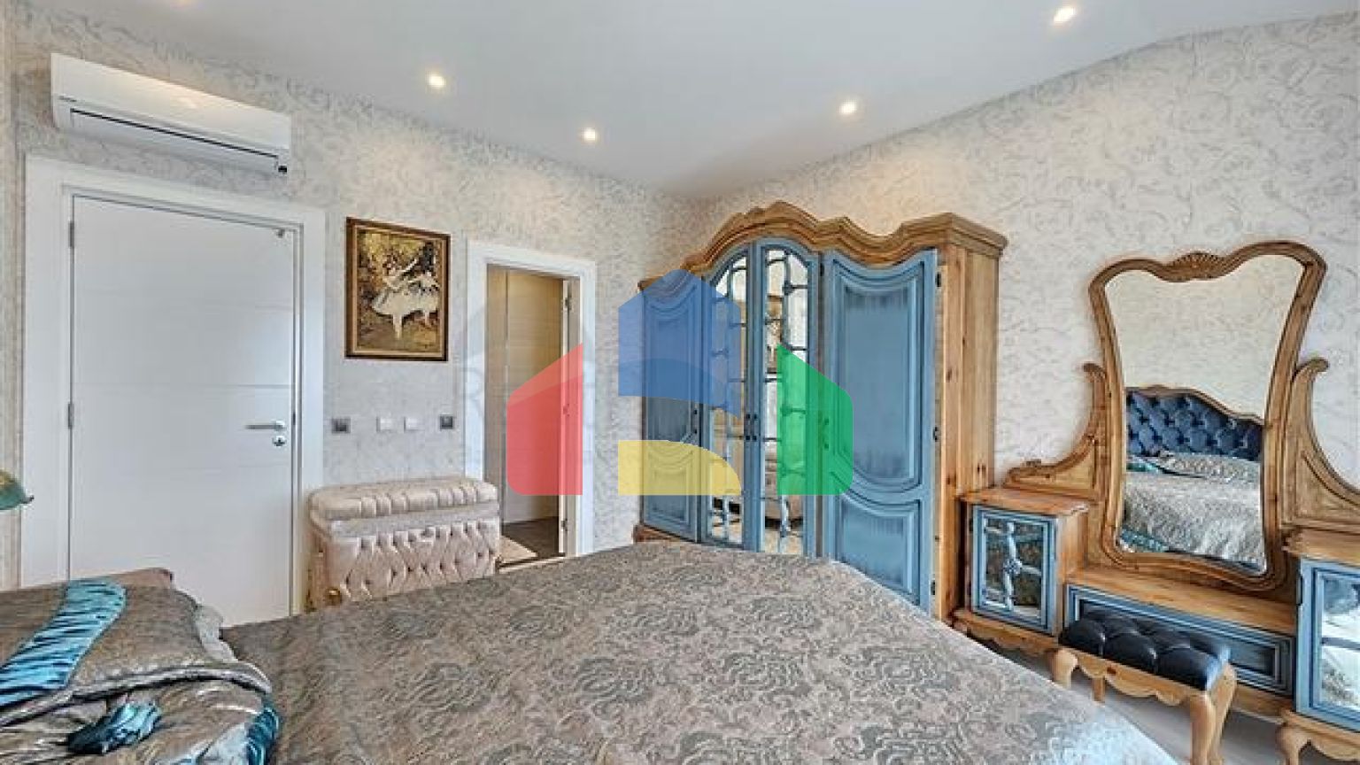 Розкішний пентхаус 3+1 виконаний за індивідуальним замовленням