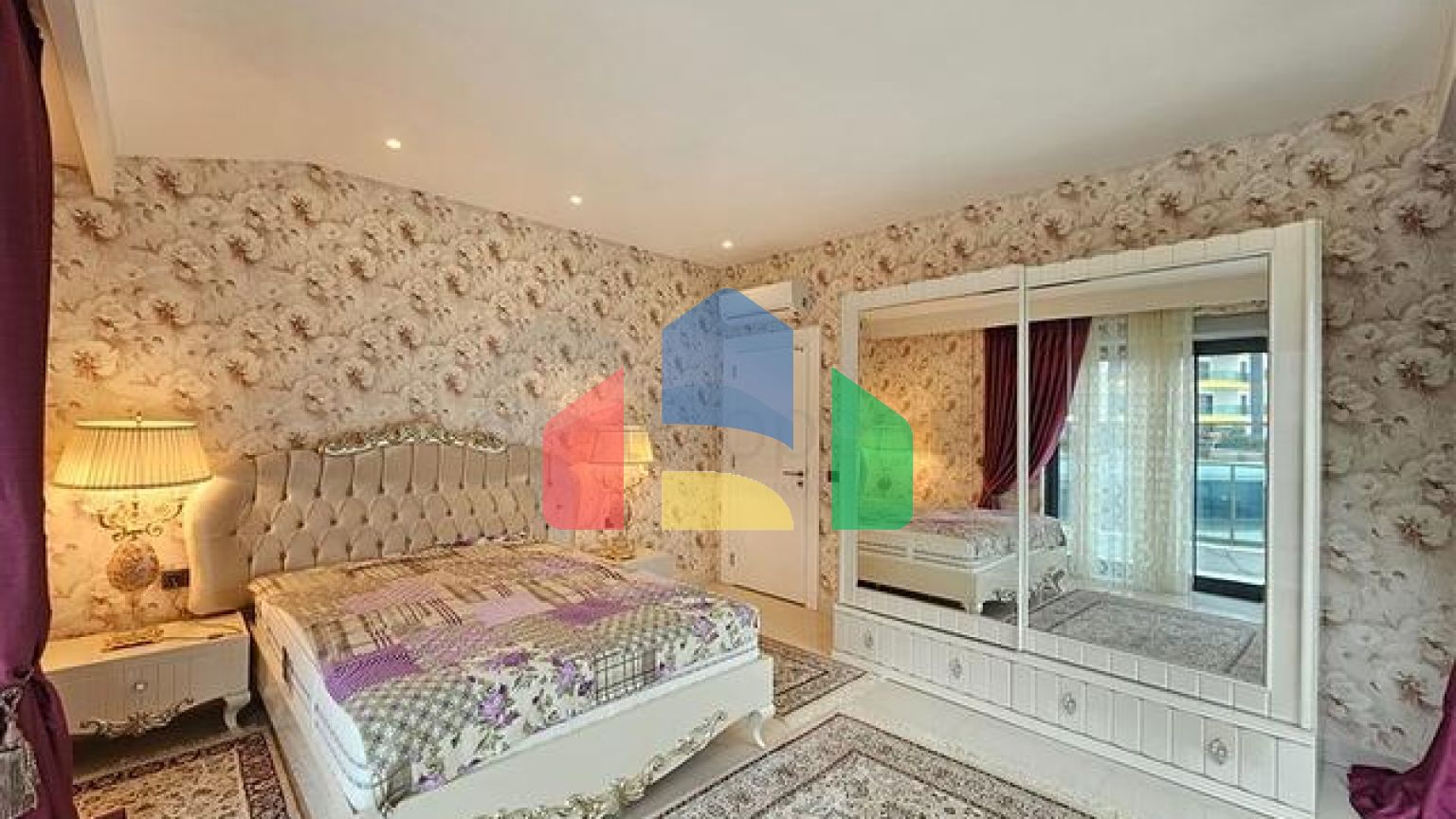 Розкішний пентхаус 3+1 виконаний за індивідуальним замовленням