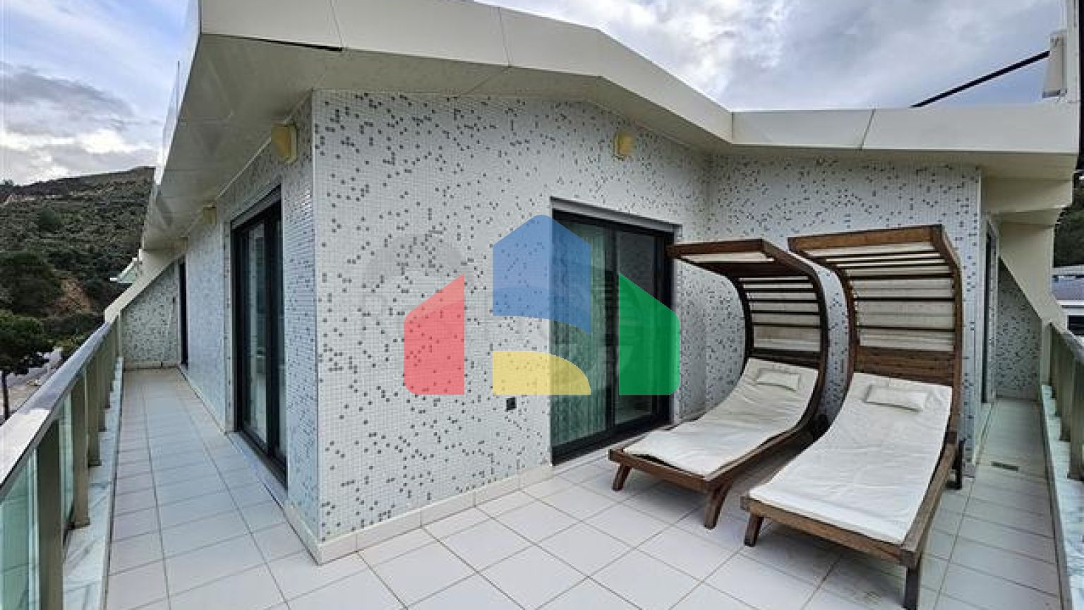 Розкішний пентхаус 3+1 виконаний за індивідуальним замовленням