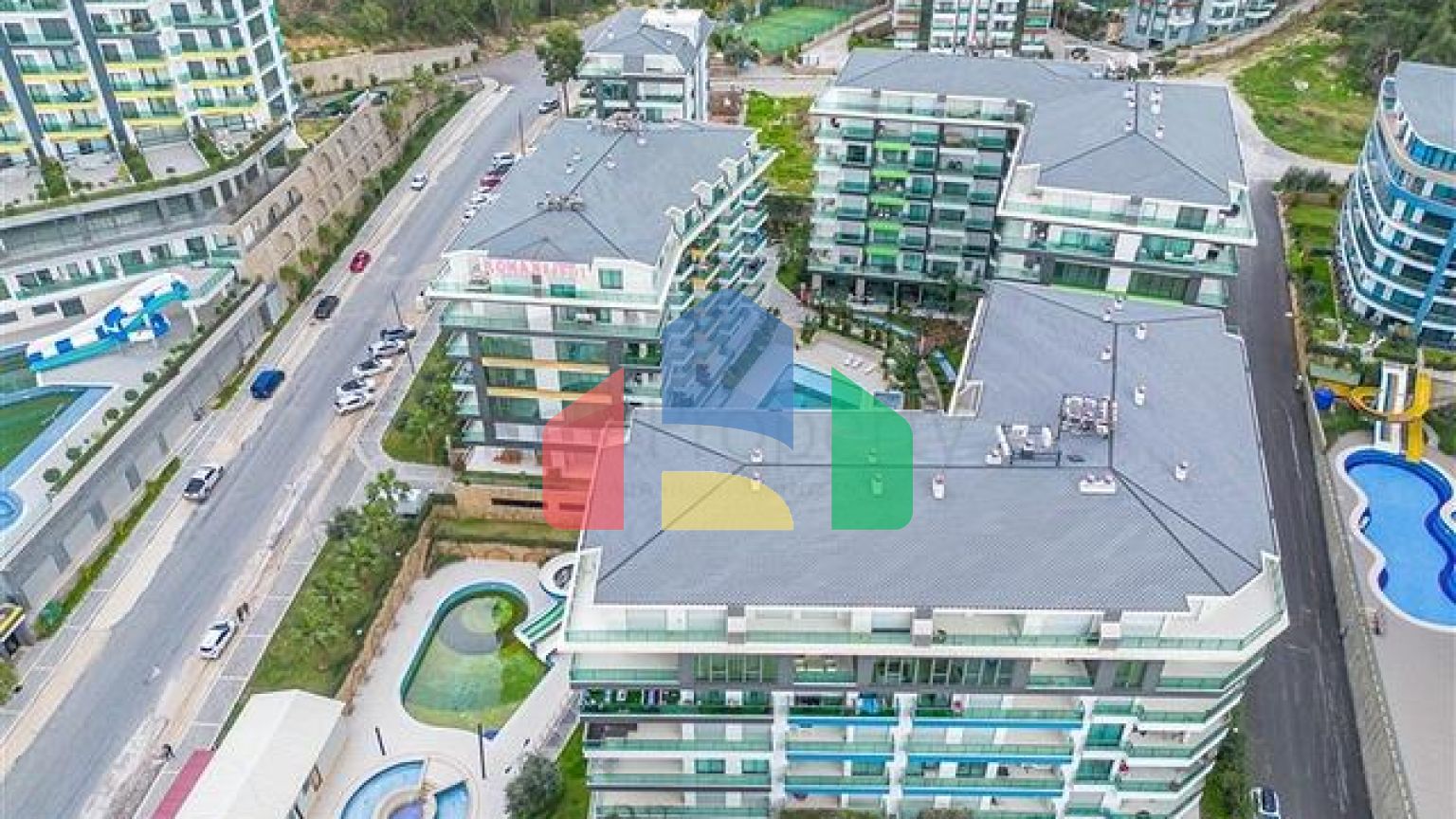 Розкішний пентхаус 3+1 виконаний за індивідуальним замовленням