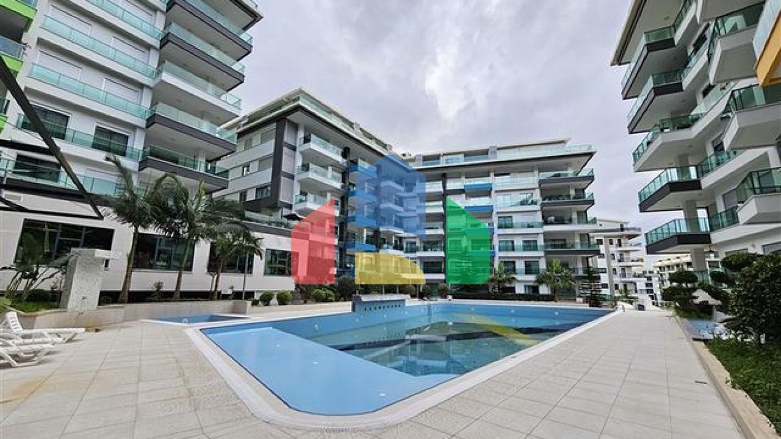 Розкішний пентхаус 3+1 виконаний за індивідуальним замовленням