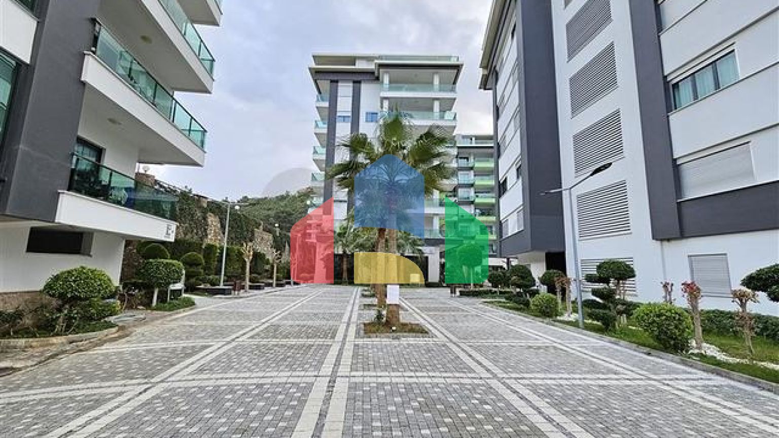 Розкішний пентхаус 3+1 виконаний за індивідуальним замовленням