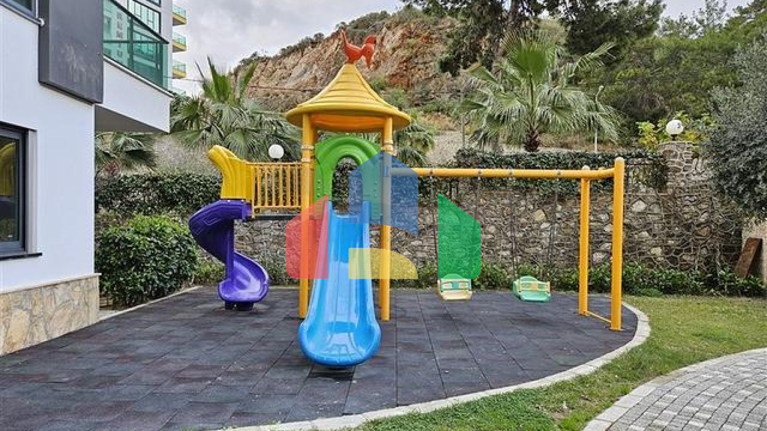 Розкішний пентхаус 3+1 виконаний за індивідуальним замовленням