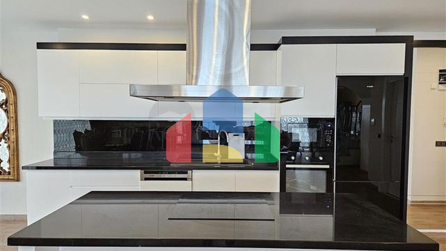 Розкішний пентхаус 3+1 виконаний за індивідуальним замовленням