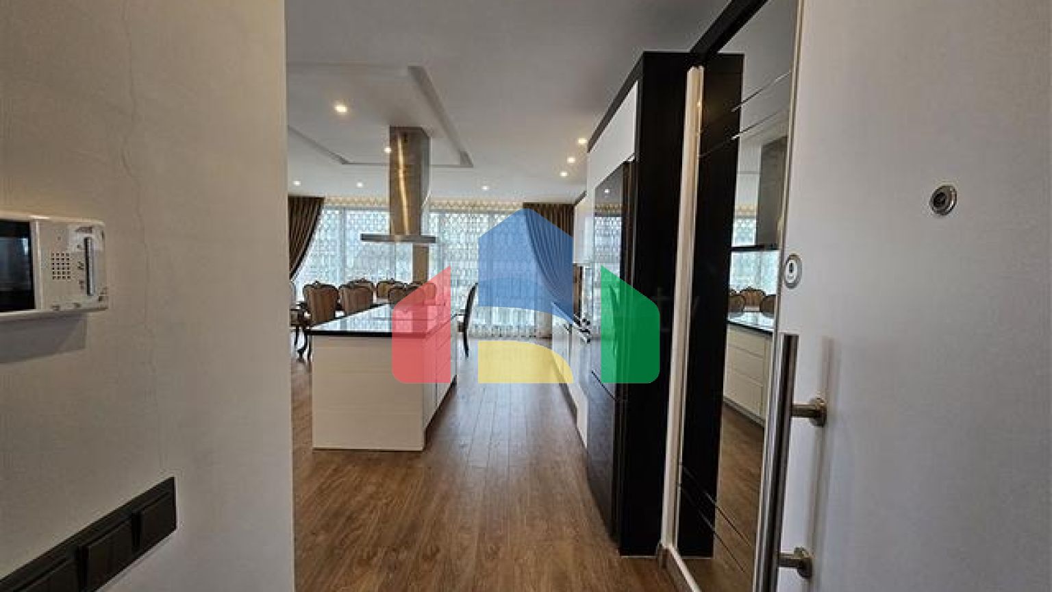 Розкішний пентхаус 3+1 виконаний за індивідуальним замовленням