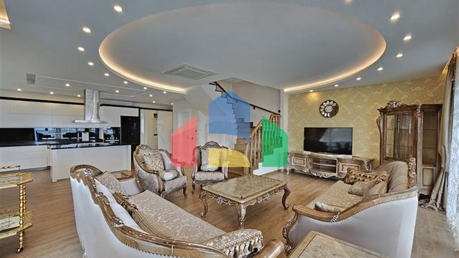 Розкішний пентхаус 3+1 виконаний за індивідуальним замовленням