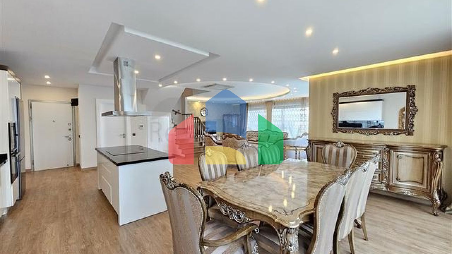 Розкішний пентхаус 3+1 виконаний за індивідуальним замовленням