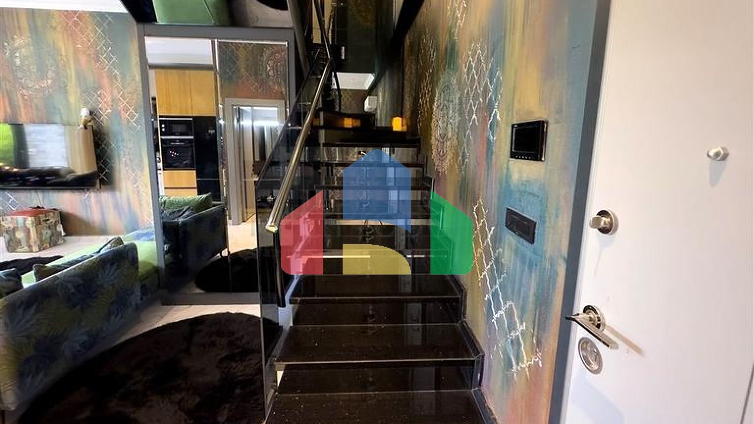 Садовий дуплекс 2 + 1 на першій береговій лінії в Каргиджаку