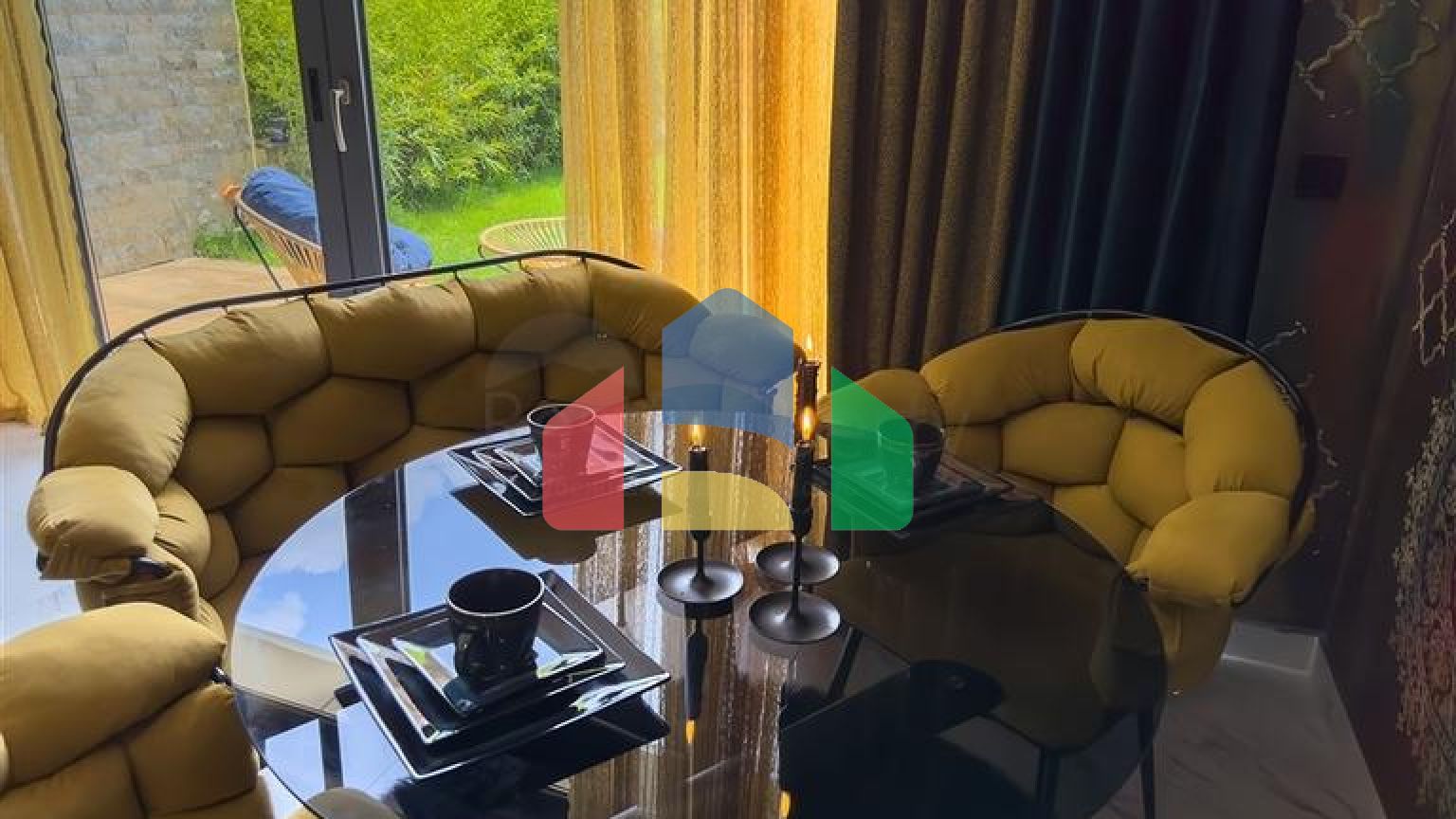 Садовий дуплекс 2 + 1 на першій береговій лінії в Каргиджаку