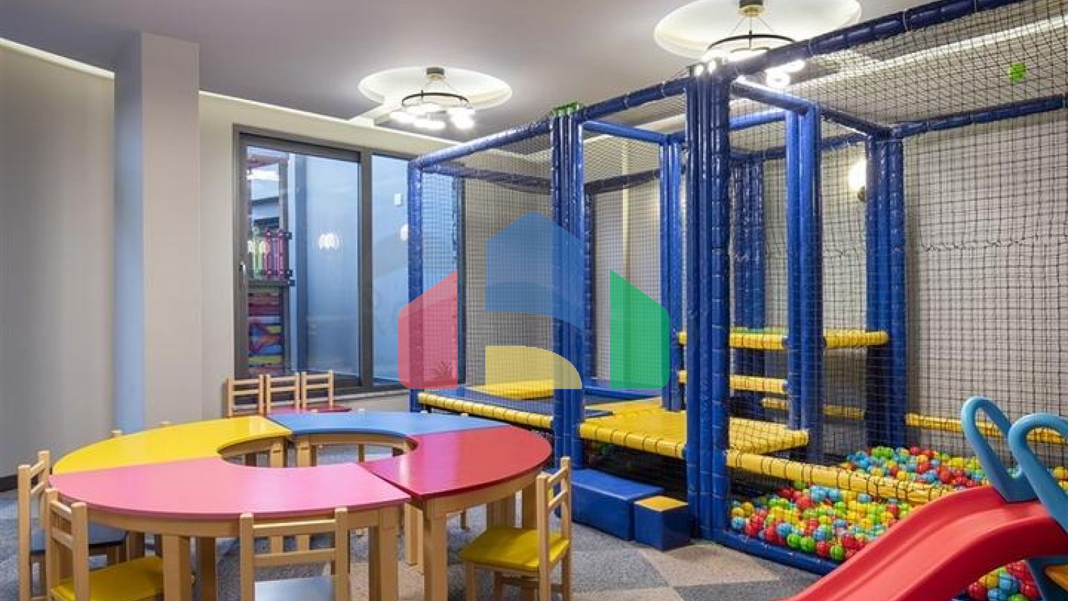 Садовий дуплекс 2 + 1 на першій береговій лінії в Каргиджаку