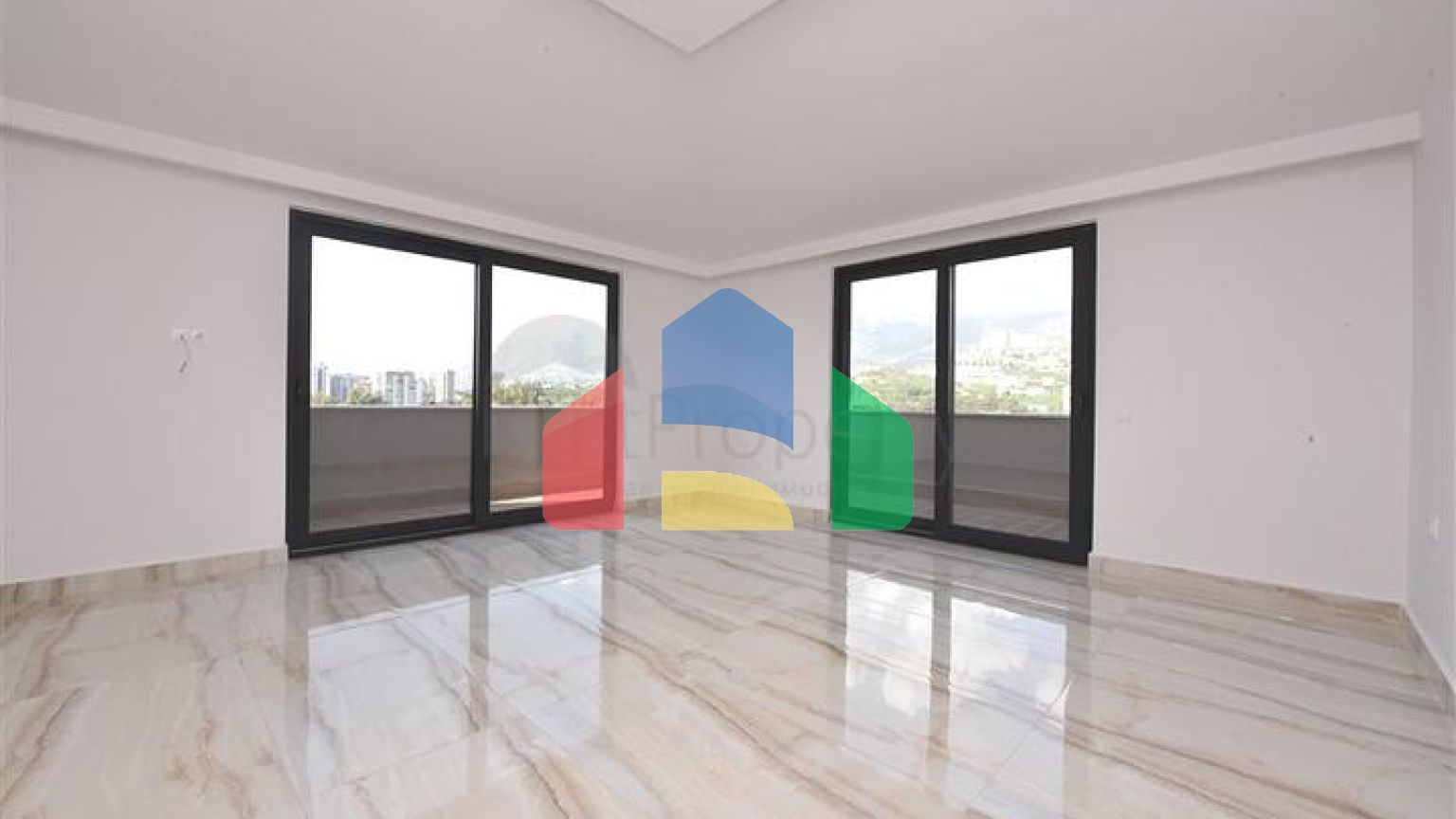 Просторий п'ятикімнатний пентхаус