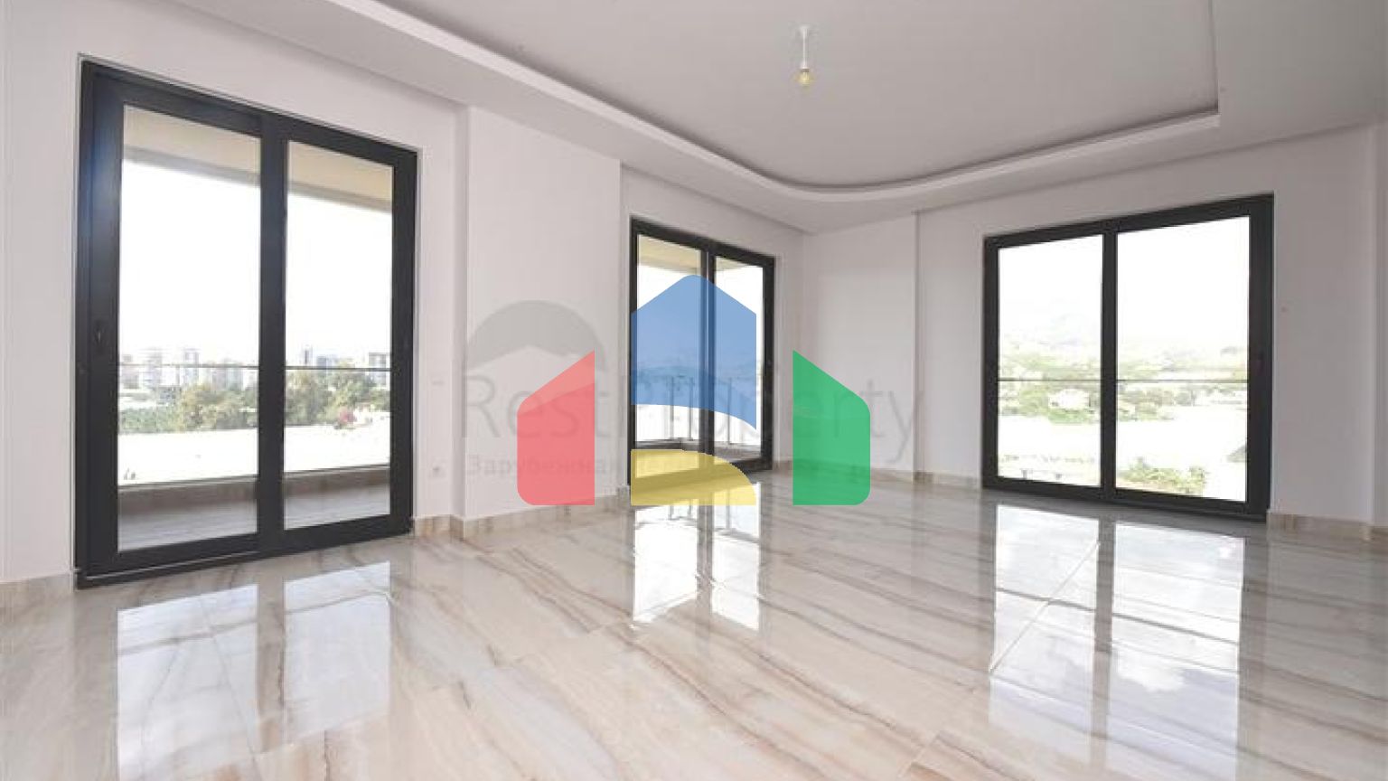 Просторий п'ятикімнатний пентхаус