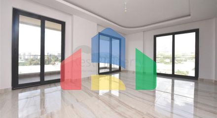 Просторий п'ятикімнатний пентхаус