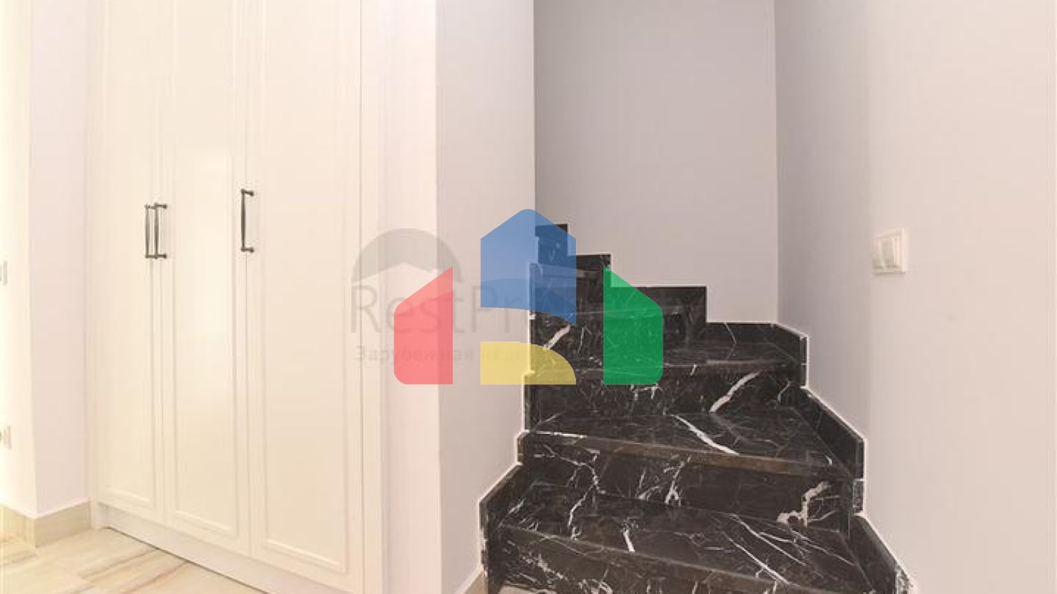 Просторий п'ятикімнатний пентхаус