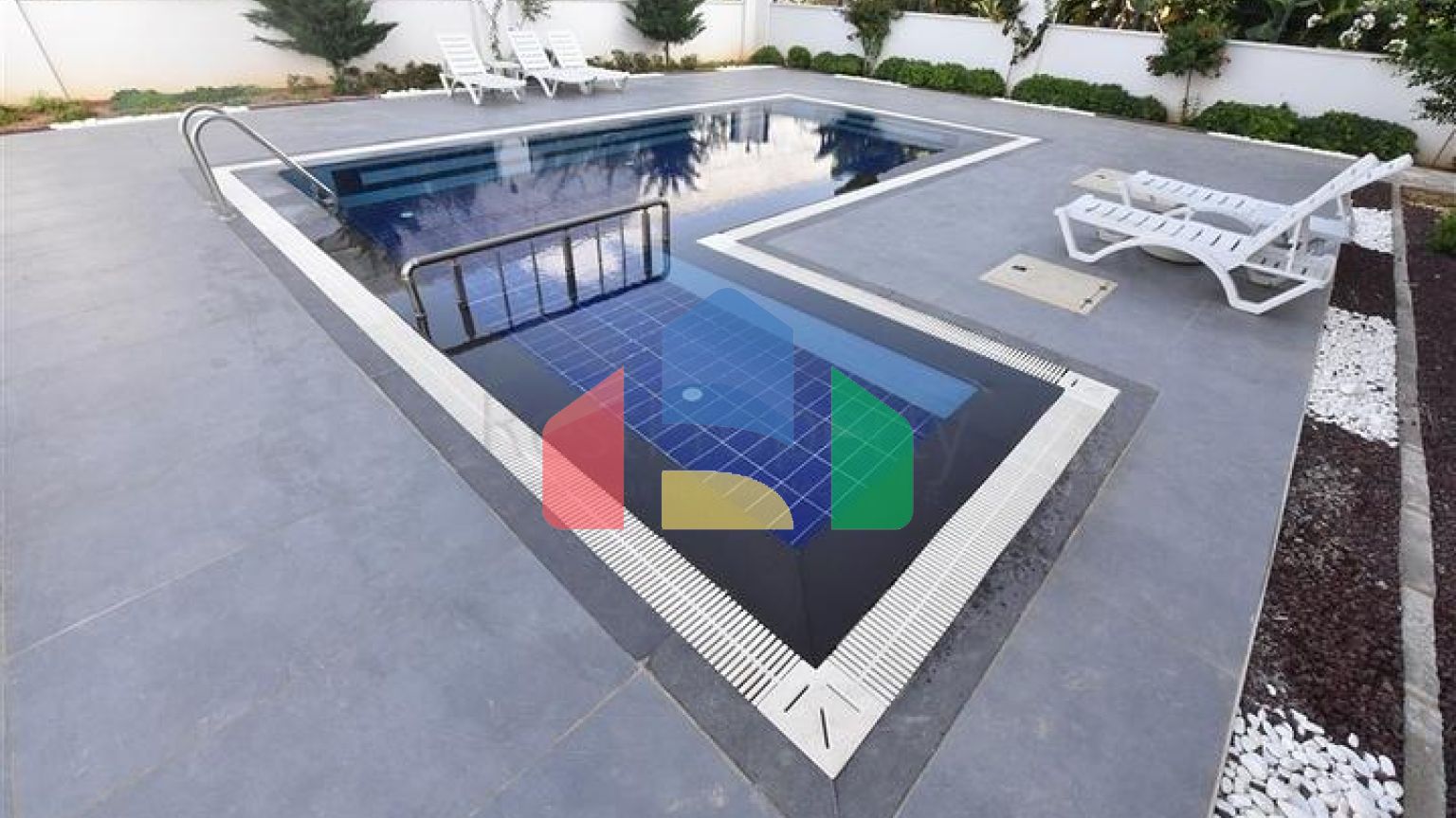 Просторий п'ятикімнатний пентхаус