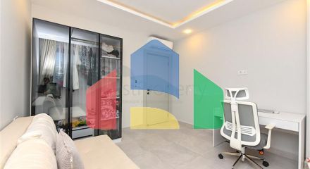 Ультрасовременный дуплекс 3+1 со своим садом в люксовом комплексе Ультрасовременный дуплекс 3+1 со своим садом в люксовом комплексе