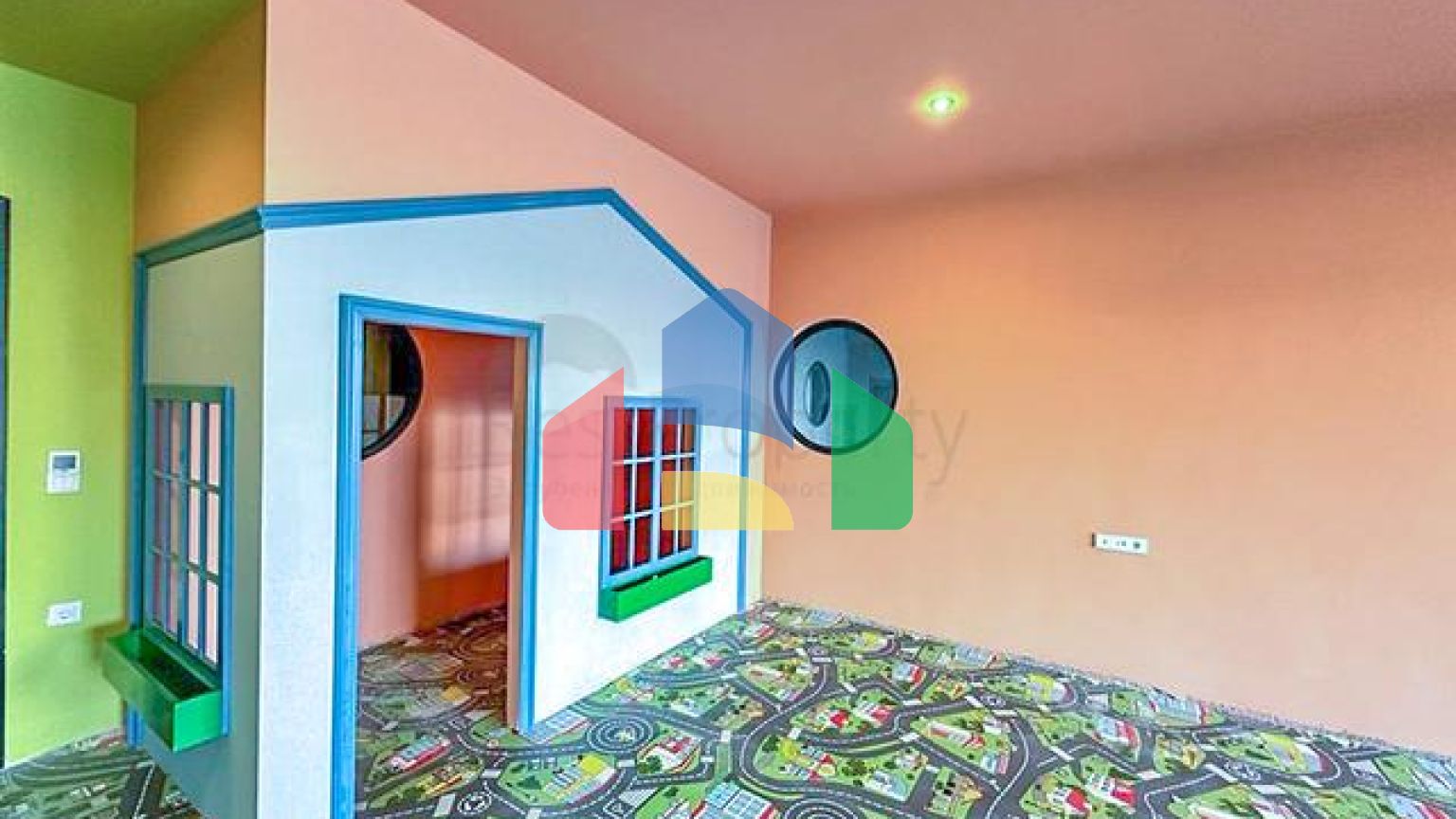 Ультрасовременный дуплекс 3+1 со своим садом в люксовом комплексе