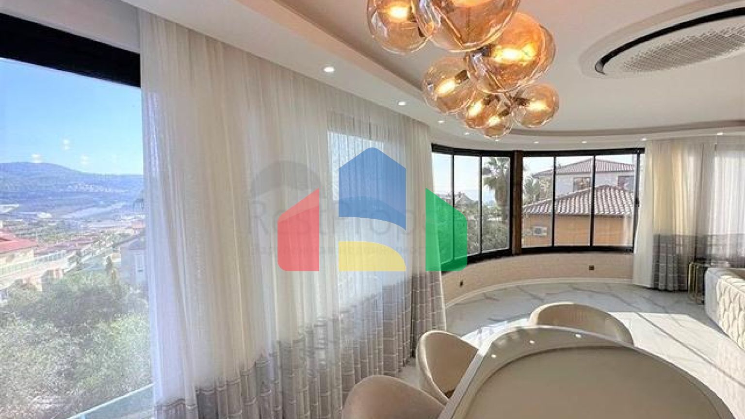 Вилла 3+1 в популярном комплексе вилл при большом отеле