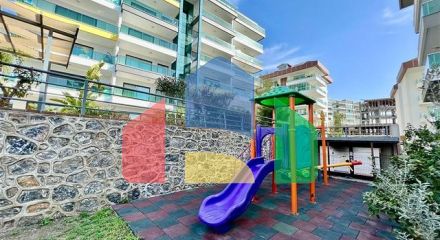 Розкішний пентхаус 4 + 1 на березі Середземного моря Розкішний пентхаус 4 + 1 на березі Середземного моря