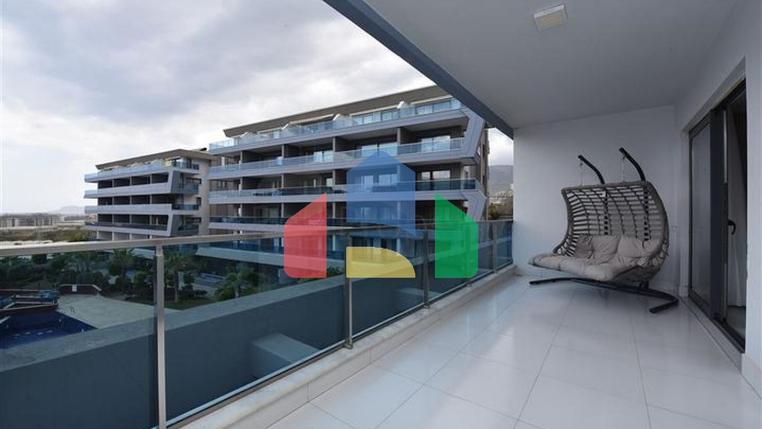 Садовий дуплекс в одному з кращих комплексів в районі Каргыджак