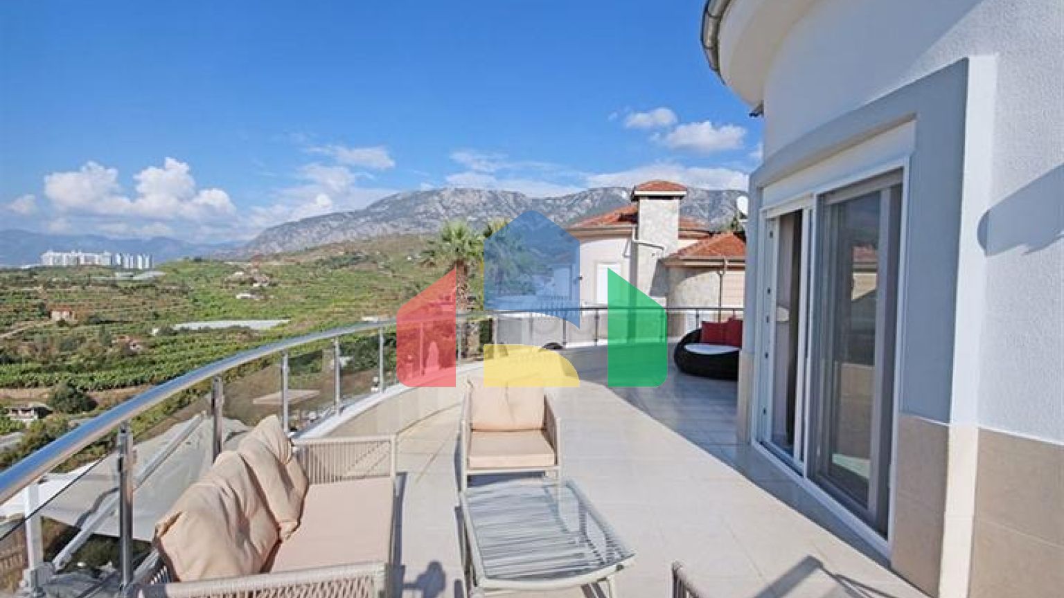 Вилла с панорамным видом на море