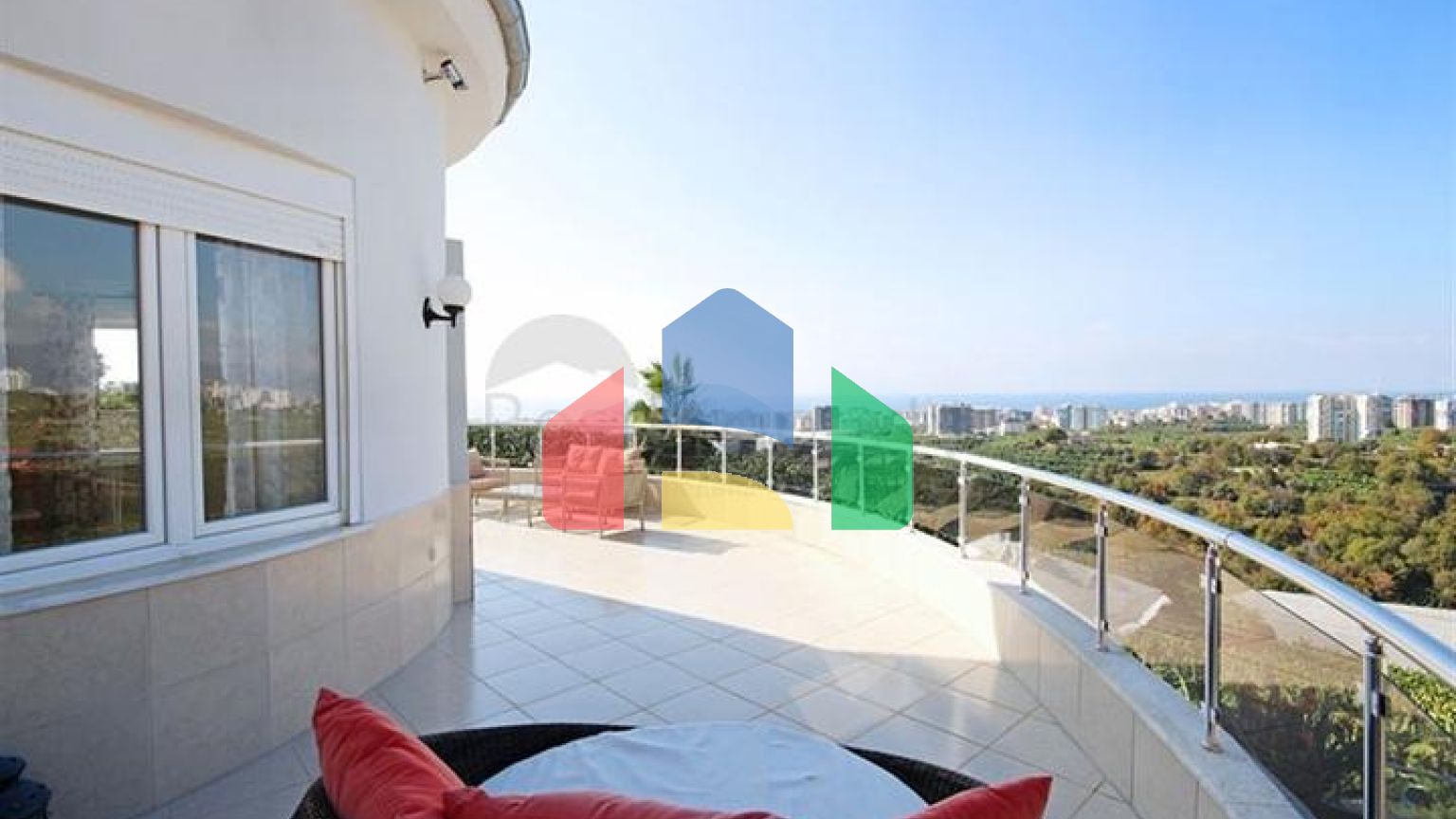 Вилла с панорамным видом на море