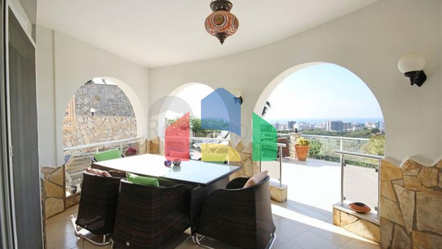 Вилла с панорамным видом на море