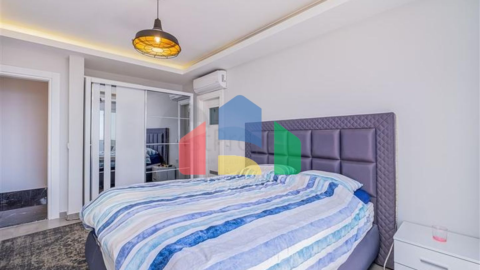 Вілла 3 + 1 з панорамним видом в районі Каргиджак