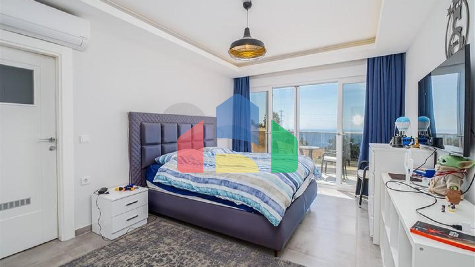 Вілла 3 + 1 з панорамним видом в районі Каргиджак