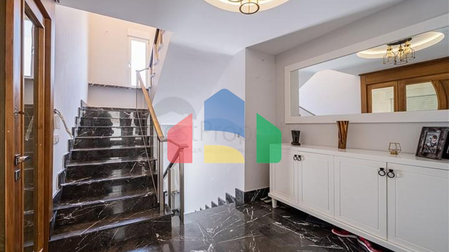 Вілла 3 + 1 з панорамним видом в районі Каргиджак