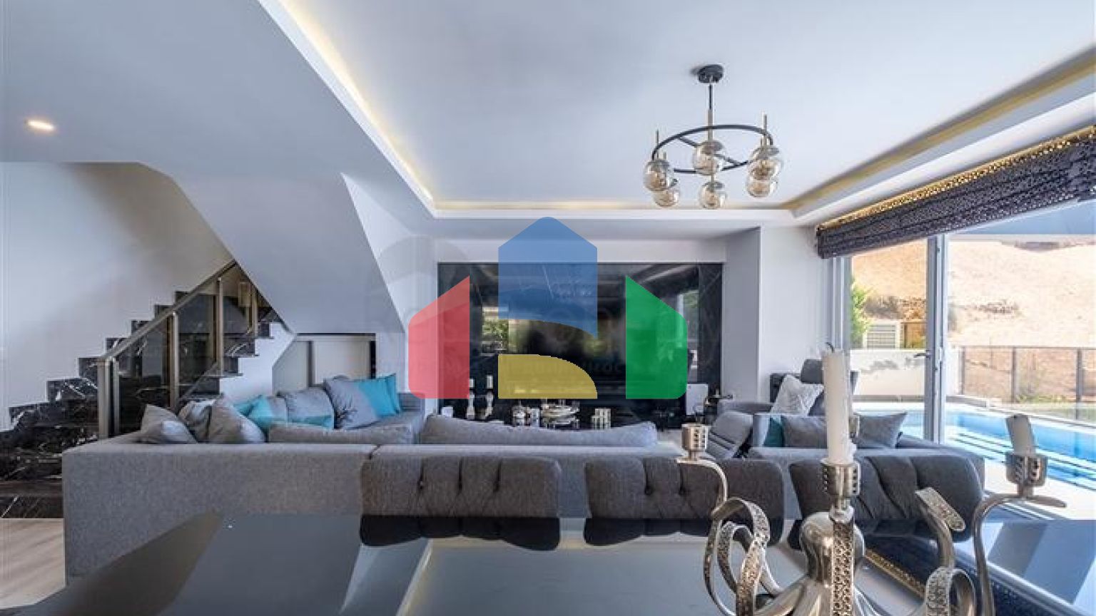 Вілла 3 + 1 з панорамним видом в районі Каргиджак