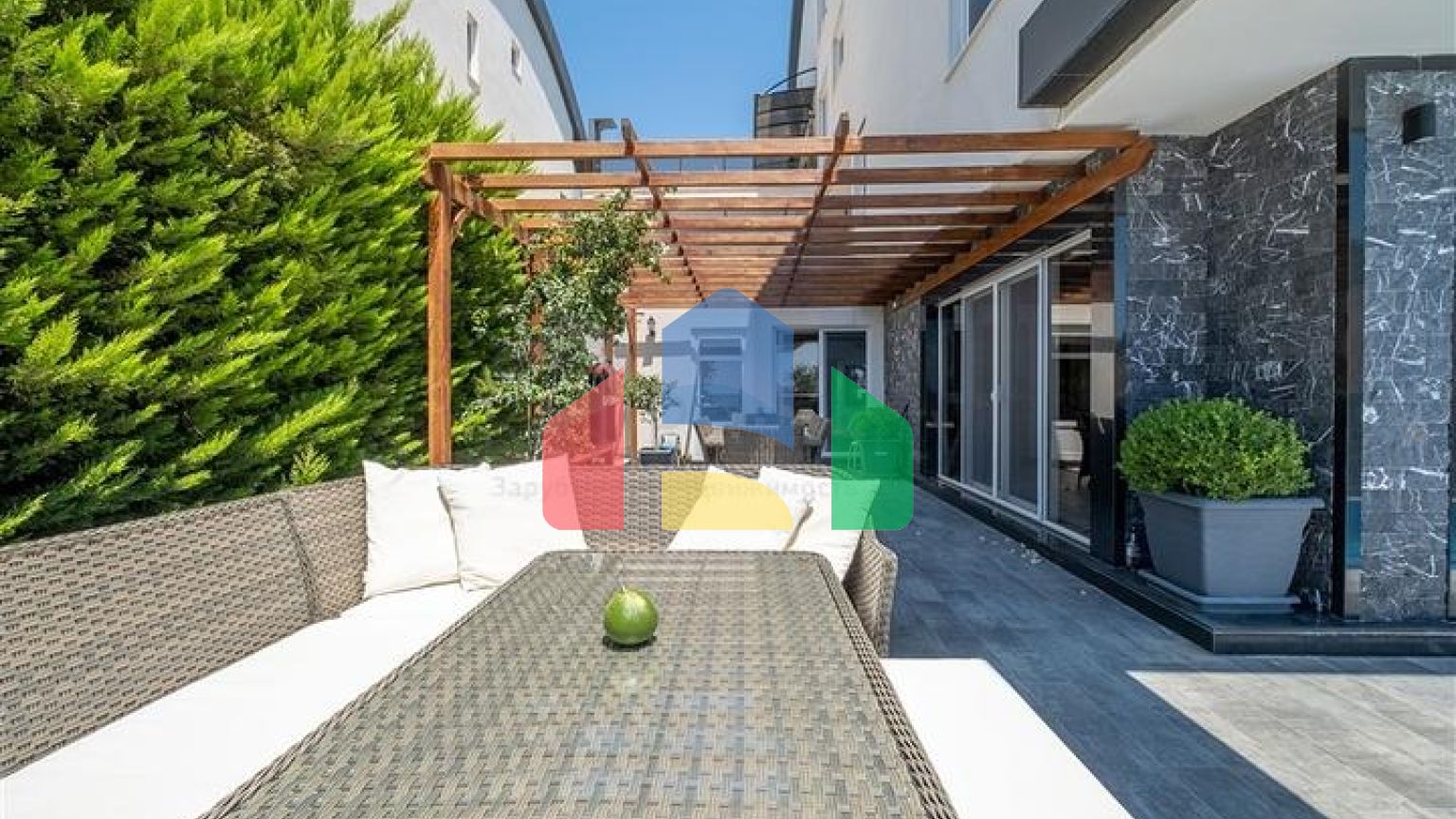 Вілла 3 + 1 з панорамним видом в районі Каргиджак