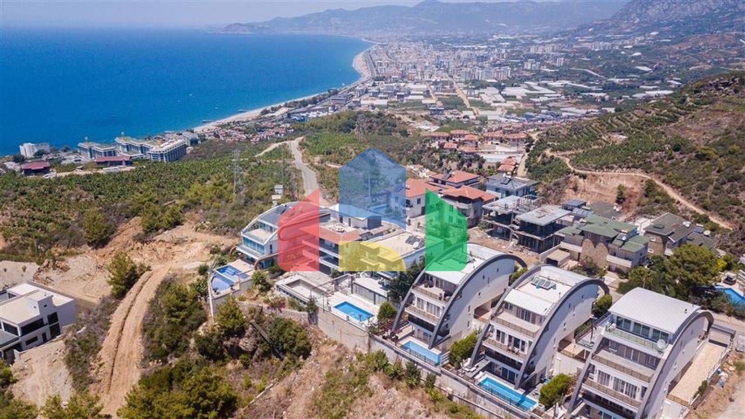 Вілла 3 + 1 з панорамним видом в районі Каргиджак