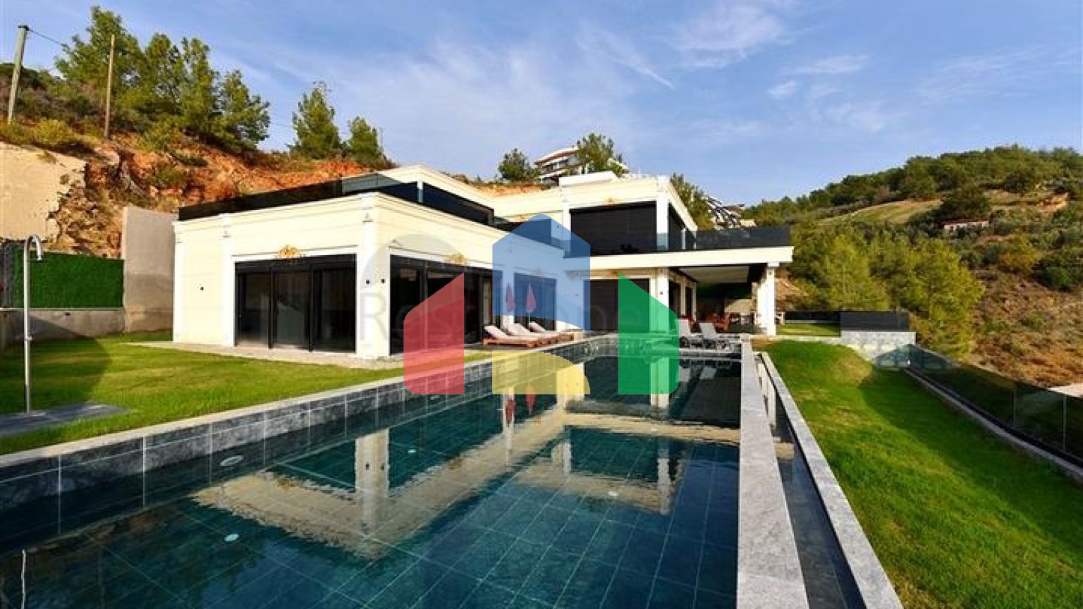 Приватна вілла за дизайнерським проектом