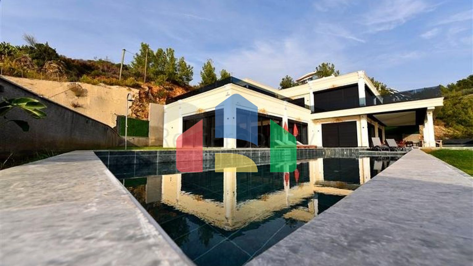 Приватна вілла за дизайнерським проектом