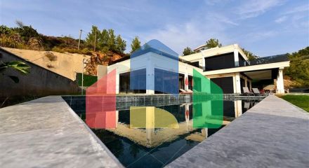 Приватна вілла за дизайнерським проектом