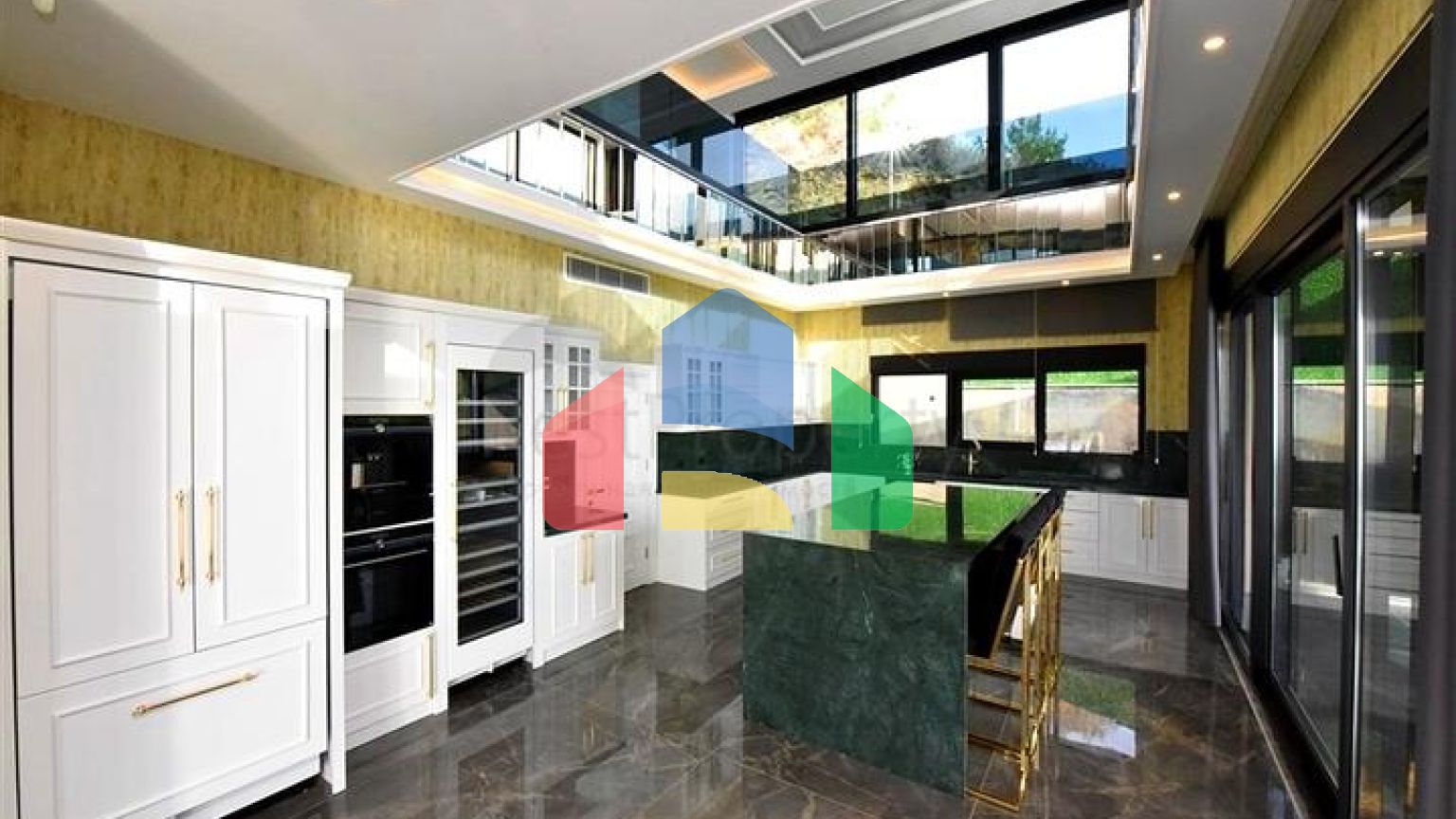 Приватна вілла за дизайнерським проектом