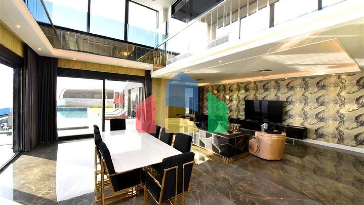 Приватна вілла за дизайнерським проектом