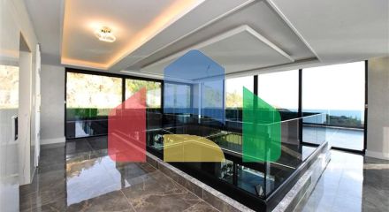 Приватна вілла за дизайнерським проектом